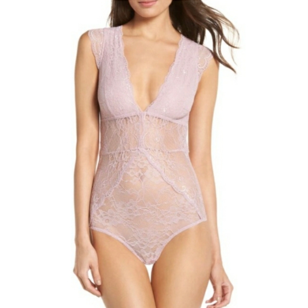 NWT Sam Edelman Lace Dawn Bodysuit Body Suit pale pink trending